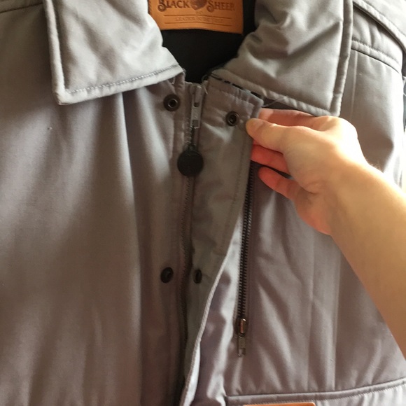 Men’s puffer vest size small - Picture 3 of 9